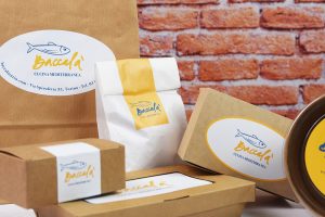 Etichette adesive con mezzo taglio